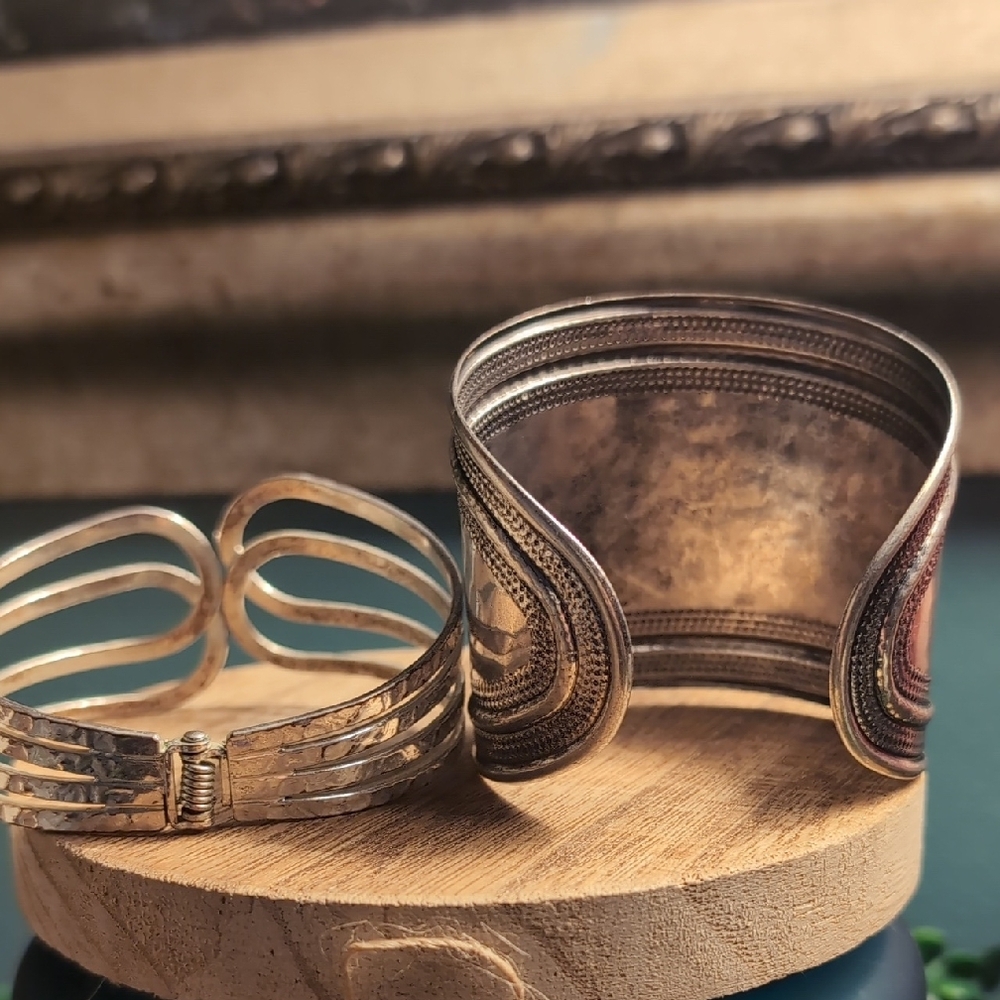 Chic Silver Hammered Cuff Bracelet Set - image 6